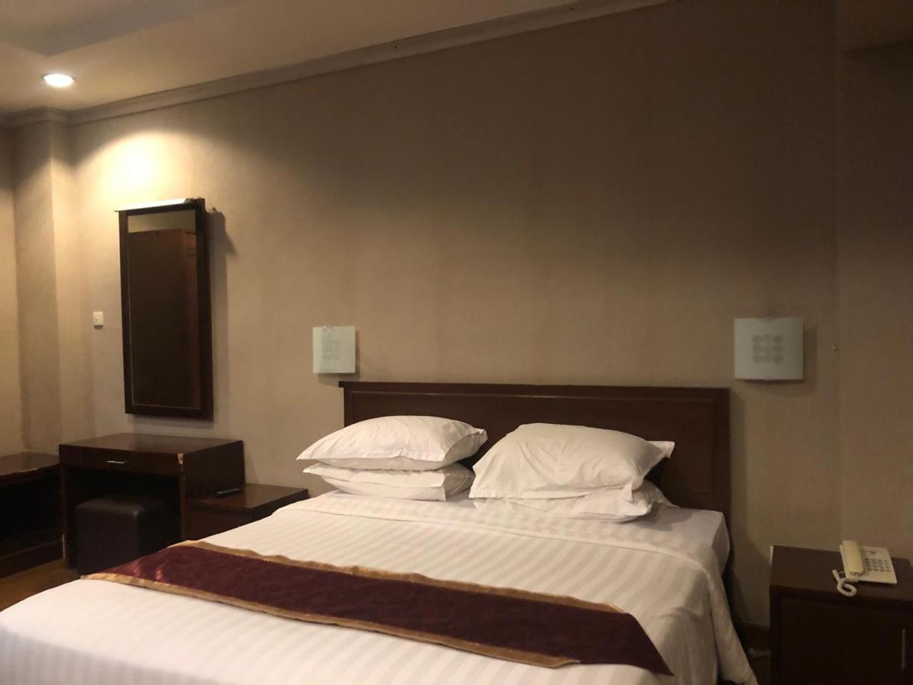 Enhaii Hotel Bandung Exterior foto