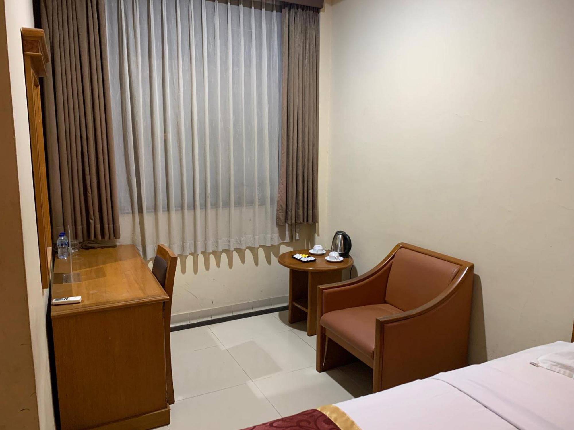 Enhaii Hotel Bandung Exterior foto