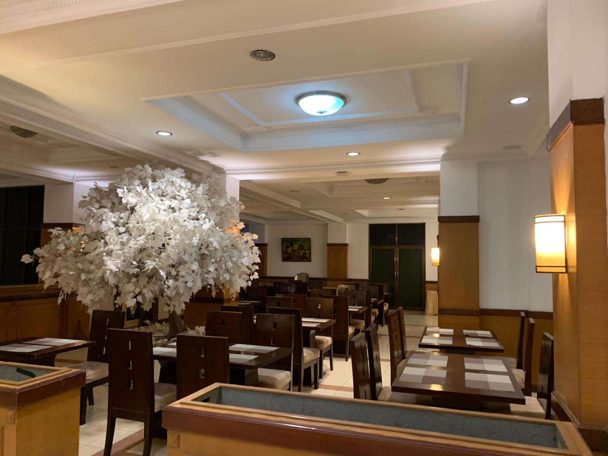 Enhaii Hotel Bandung Exterior foto